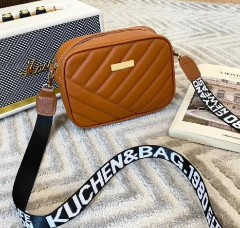 Stylish PU Leather Handbags for Women – Spacious, Trendy, Versatile Design.