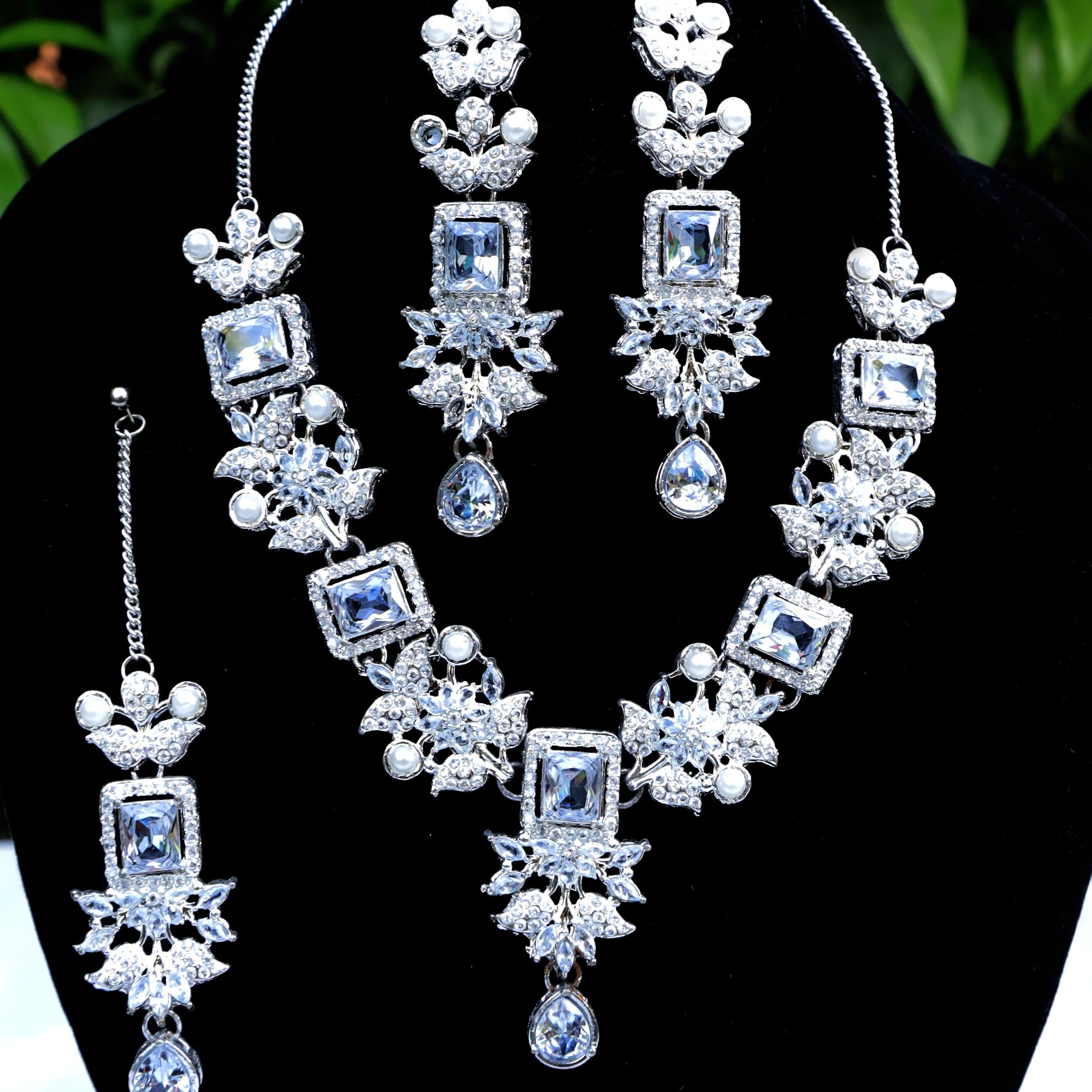 Silver Stones Set